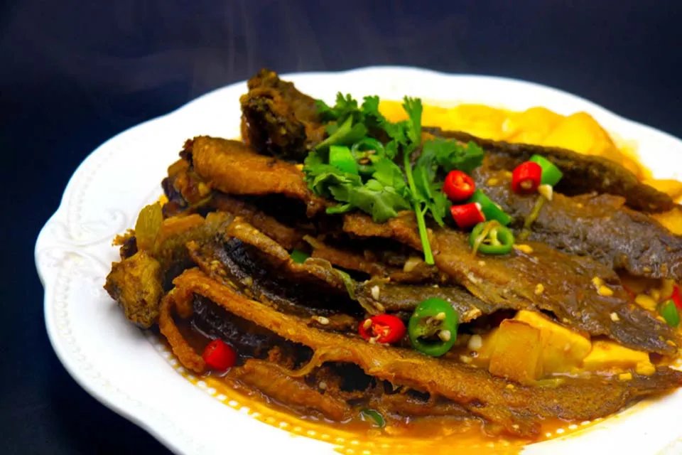 小泥鳅吃什么 泥鳅放清水里能长期养活吗