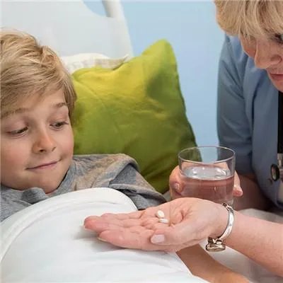 婴儿吃手怎么办