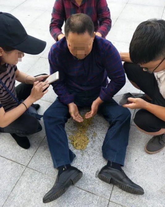 检票员“打死”送站老人被判两年，这样的审判结果是否合理？