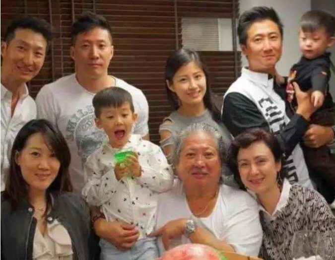 洪煦榆个人资料照片 洪煦榆出生日期