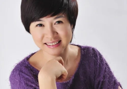 求湖南台主持人王燕的老公简介？