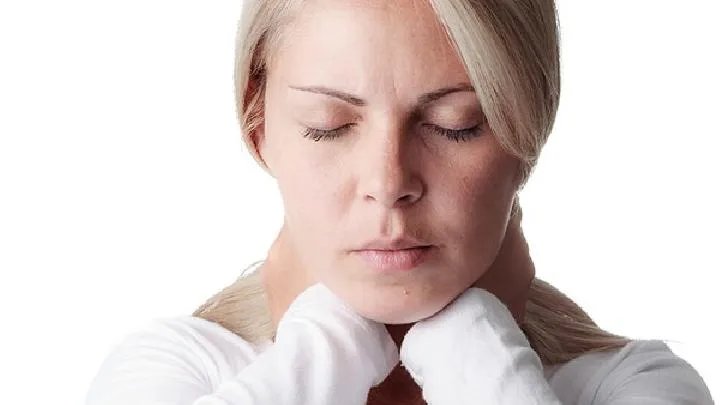 青春型精神病表现