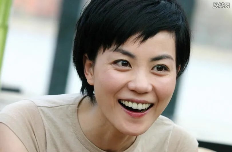 王菲发短信斥责李亚鹏 他们离婚后过得怎样