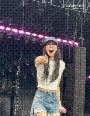 黄欣苑国籍是哪国人？黄欣苑个人资料（三处纹身含义）