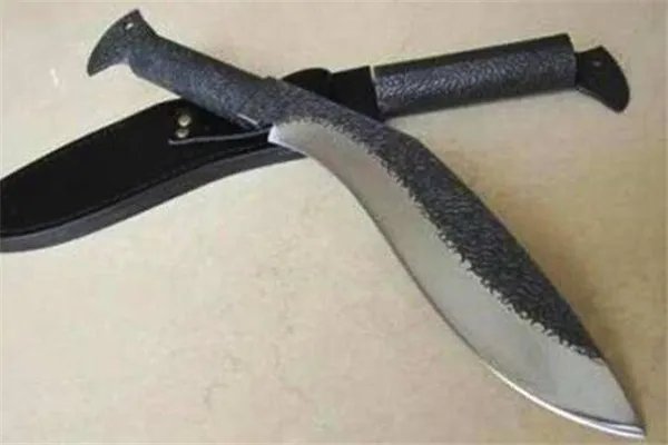 世界十大最帅匕首 猛虎刀帅到想哭,第一竟然是最差的刺刀