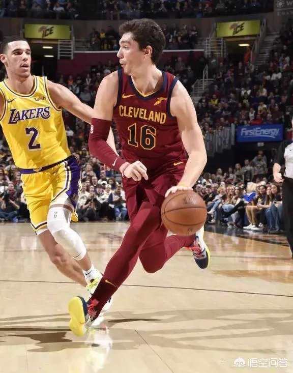 库里9记三分射穿骑士，没有詹姆斯的骑勇大战还有多少人关注？