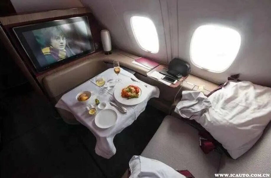 飞机头等舱在什么位置