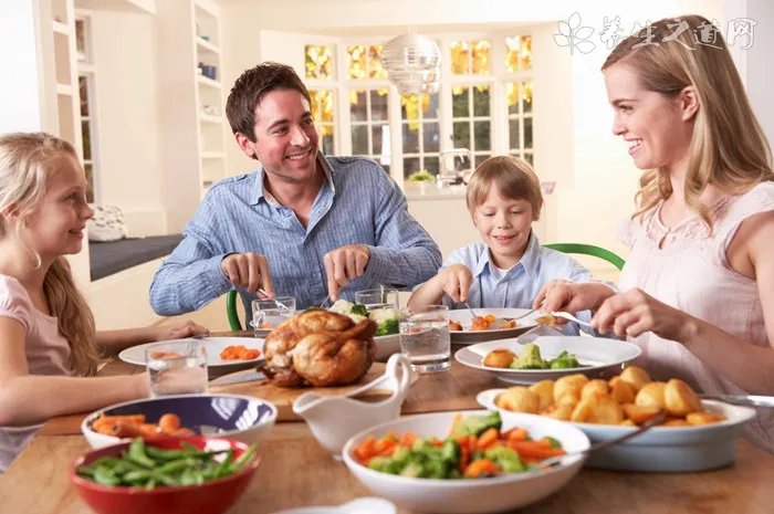 男生高考查分全家跟着手抖 情绪激动的时候如何冷静