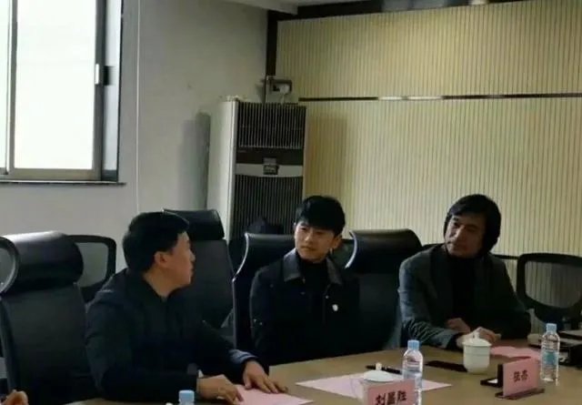 张杰入职上海大学电影学院，你怎么看？