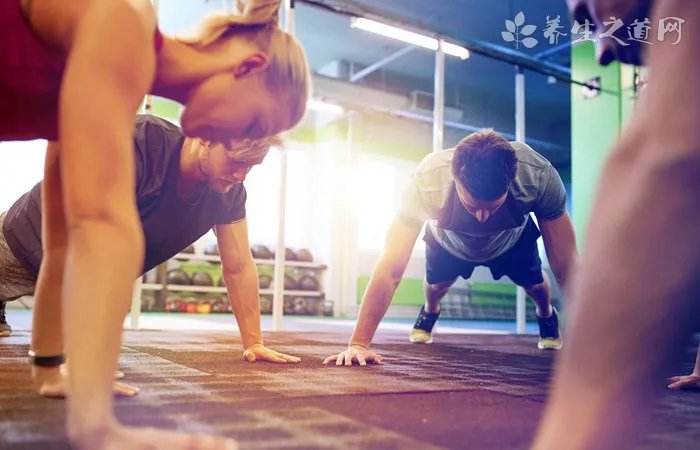 蛙泳的正确姿势