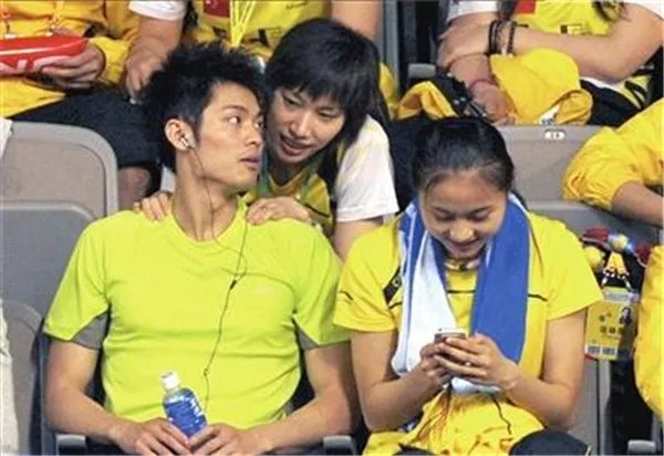 王仪涵林丹拒绝握手真的吗怎么回事 王仪涵喜欢林丹吗男朋友是谁