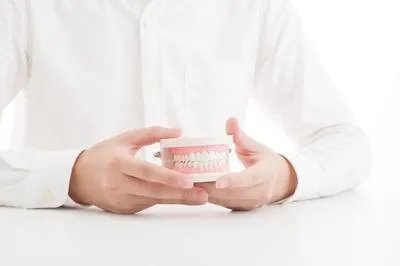 戴烤瓷牙套要注意那些 戴烤瓷牙套的四个事项需注意