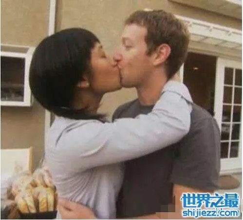 法国总统马克隆妻子年轻照片曝光，年轻时竟是大美女 