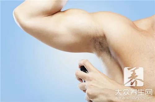 突然腋下疼痛怎么回事？
