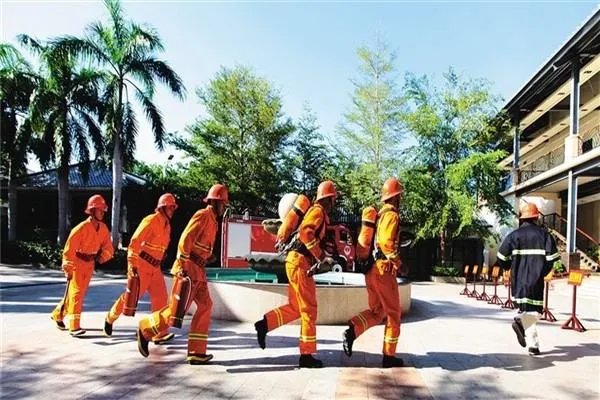 幼师和消防员的爱情