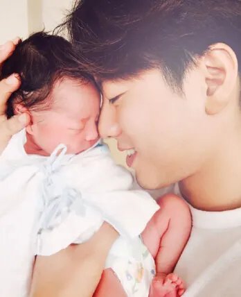 凌潇肃与唐一菲照片曝光 曝生儿子重六斤半