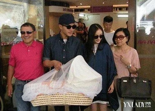 杨幂女儿小糯米真名叫什么正面照片 小糯米是不是小鬼转世