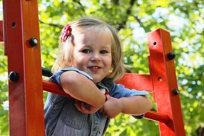 宝宝氙气是什么症状 宝宝疝气的原因有什么