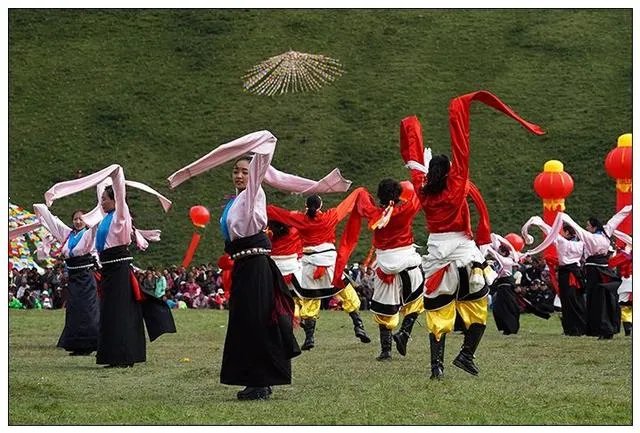 锅庄是什么意思？