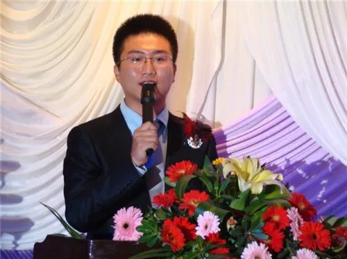 司仪是什么意思  如何挑选婚礼司仪