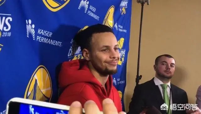 库里9记三分射穿骑士，没有詹姆斯的骑勇大战还有多少人关注？