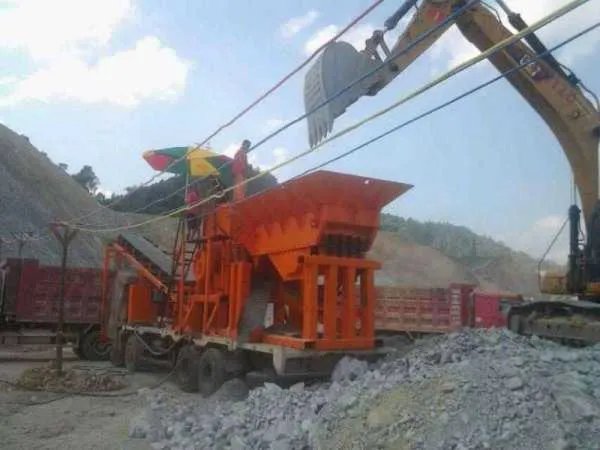 移动式破碎机大概多少钱，移动石子破碎机售价可带