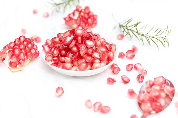 吃石榴的好处与功效