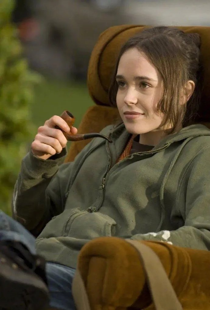 艾伦佩吉是男还是女 跨性别者是什么意思