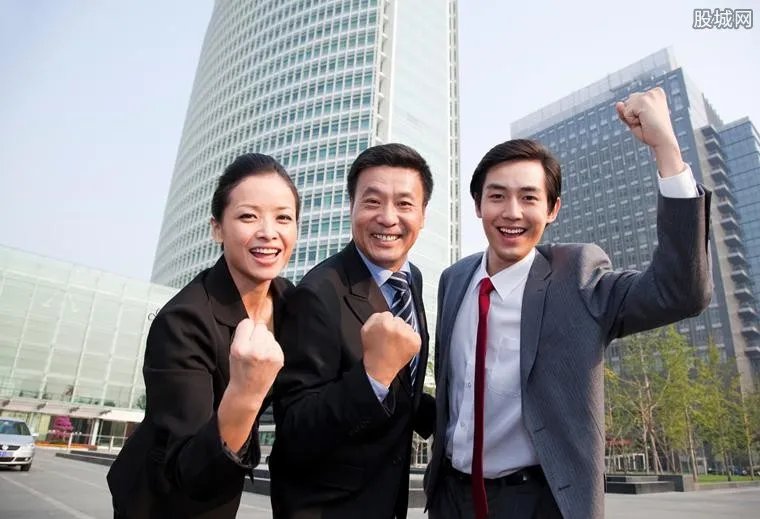 首届侨商合作峰会 粤港澳大湾区企业家汇聚一堂