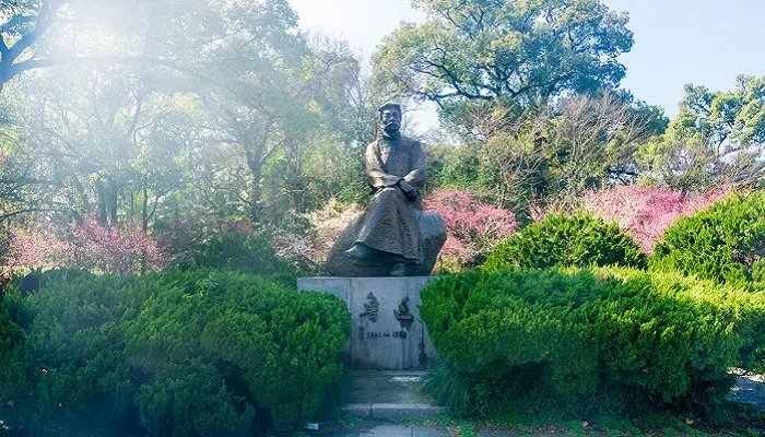 甘为孺子牛上句是啥