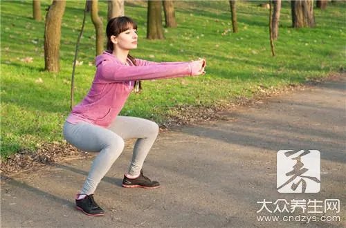 正确蹲马步的姿势