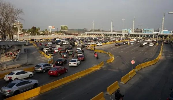 墨西哥总统与到访的美国国务卿举行会见，此次会见讨论了哪些内容？