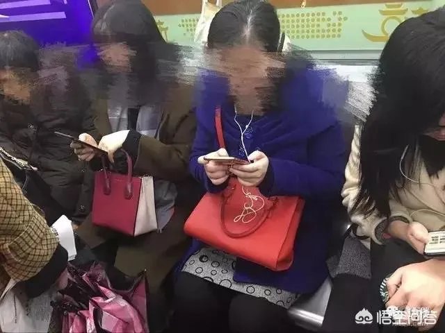 怎样看待杭州孕妇吐槽地铁无人让座，有网友说是道德绑架？