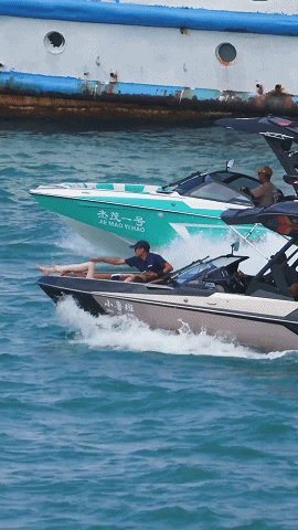 雪容融绝技是分头行动 悬空把式叹为观止的动态图