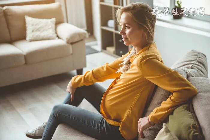 男生高考查分全家跟着手抖 情绪激动的时候如何冷静