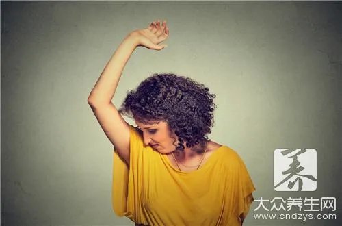 突然腋下疼痛怎么回事？