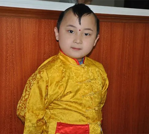 春晚邓鸣贺因白血病去世 妹妹替哥哥完成梦想