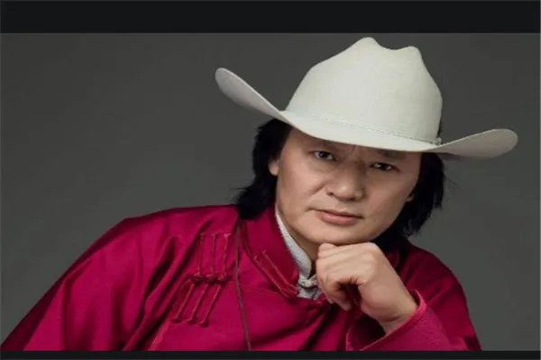 草原十大歌手：乌兰托娅上榜，她是凤凰传奇主唱