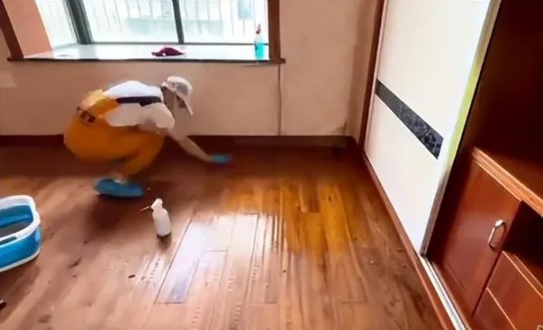 90后双胞胎成立男生家政公司！这个公司的员工都是男生吗？