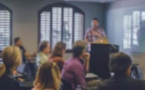 展望未来的演讲稿