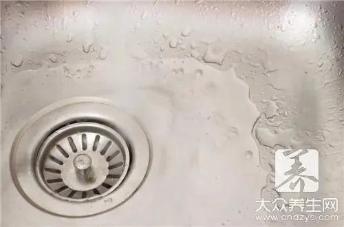 白醋去水壶水垢的方法 　　