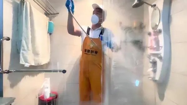 90后双胞胎成立男生家政公司！这个公司的员工都是男生吗？