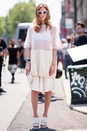 赵丽颖晒腹肌性感运动装怎么穿得时髦