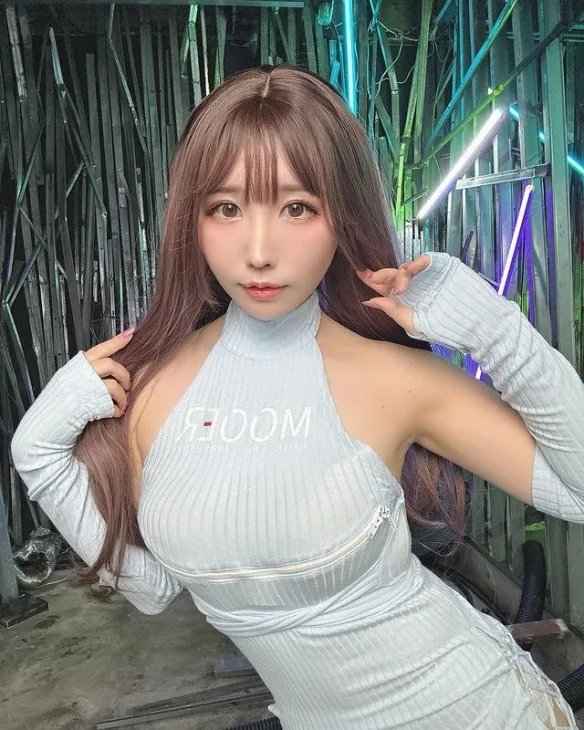 超“胸”大姐姐来袭！岛国熟女系美女しらほしなつみ