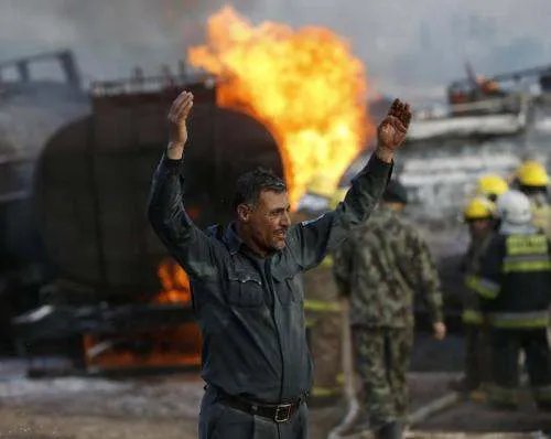 阿富汗一油罐车爆炸，是否有人员伤亡？