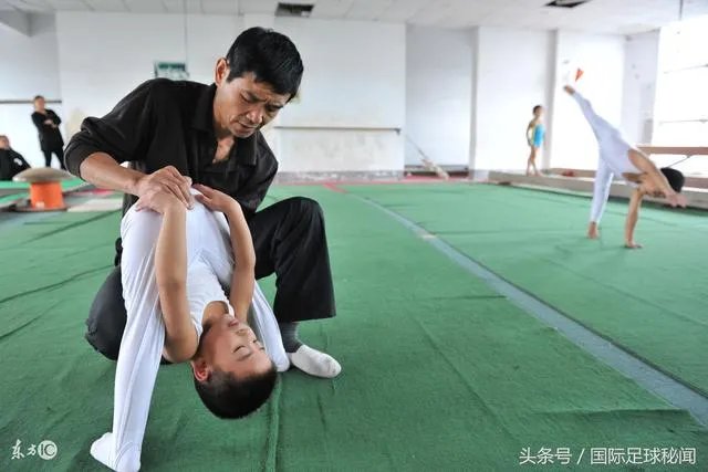 “世界体操冠军摇篮中的孩子：学了四年，我不想练了”，我们一定要把孩子培养成体操冠军吗？