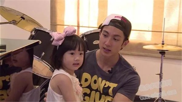 吴尊私下真实的为人怎么样扒皮 吴尊没有黑历史吗为什么那么专一