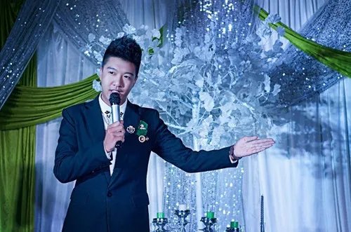 司仪是什么意思  如何挑选婚礼司仪