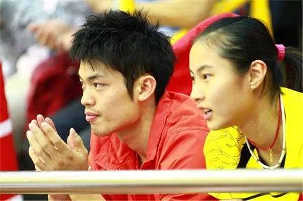 王仪涵林丹拒绝握手真的吗怎么回事 王仪涵喜欢林丹吗男朋友是谁