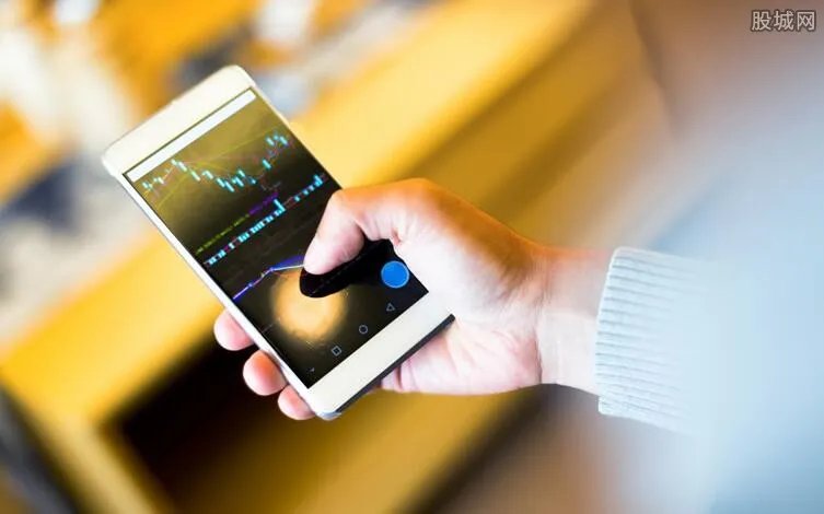 美股再创历史新高 专家表示正陷入泡沫区